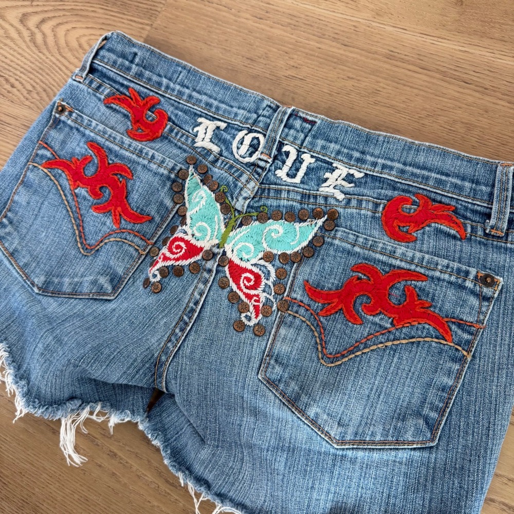 People For Peace Butterfly Embroidered Y2K Denim Shorts Women 30 Cut Off Raw Hem